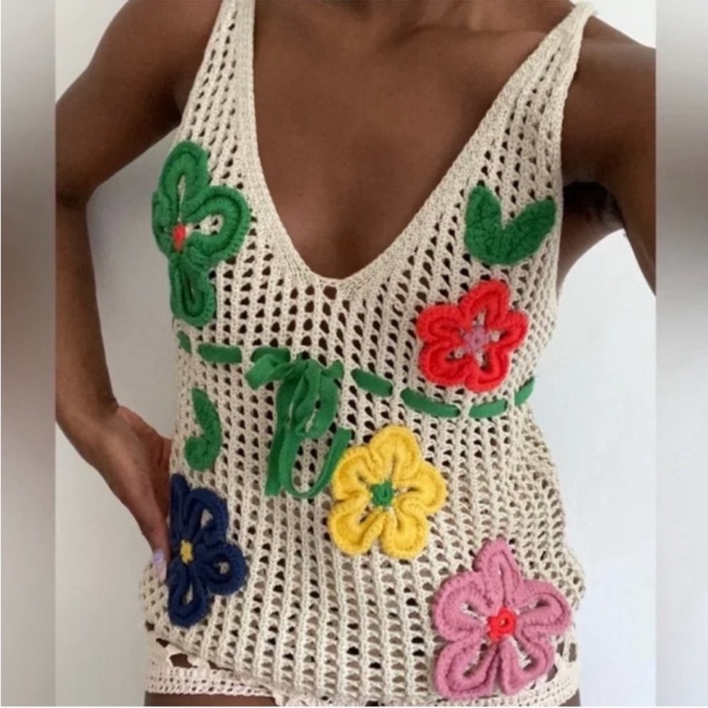 Zara crochet tank with multi color flowers. Size Medium. EUC.